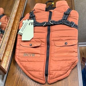 SKYR Dog puffer pet harness jacket. Size XL. Water repellent.